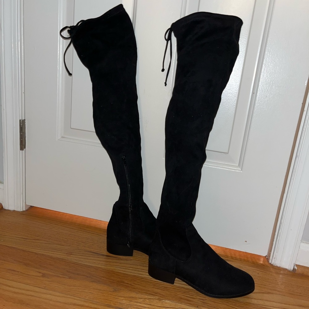 NWT Forever 21 thigh high black booties